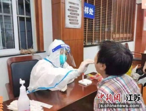 南京博大肾科医院团员青年支援核酸检测采样工作
